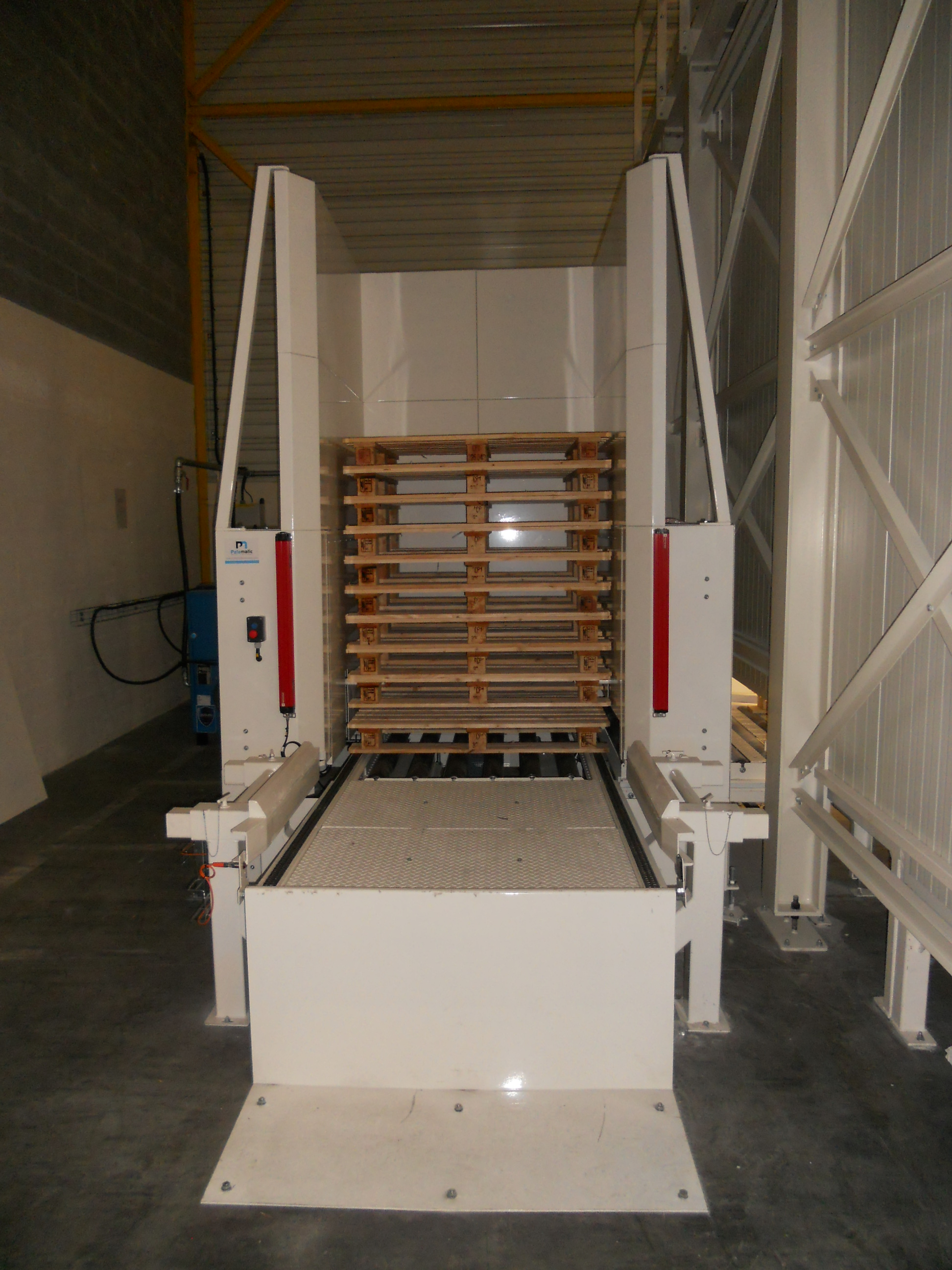 loader pallets palamatic process